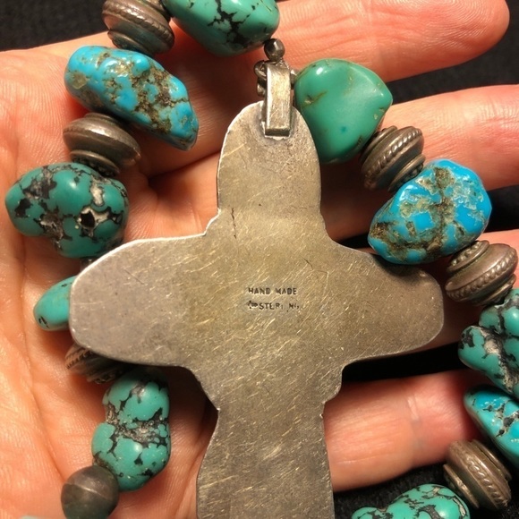 Handmade 4” turquoise cross pendant on an 11.5” turquoise nugget necklace 🤩 - Picture 4 of 17